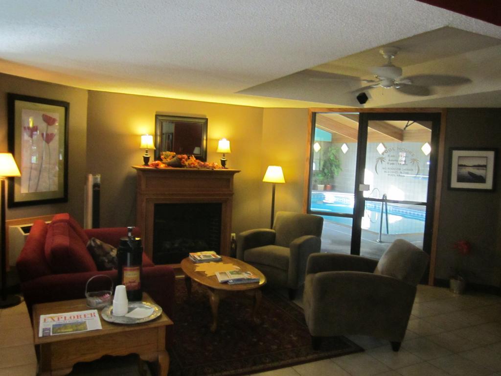 Sauk River Inn & Suites, A Travelodge By Wyndham Sauk Centre Екстериор снимка