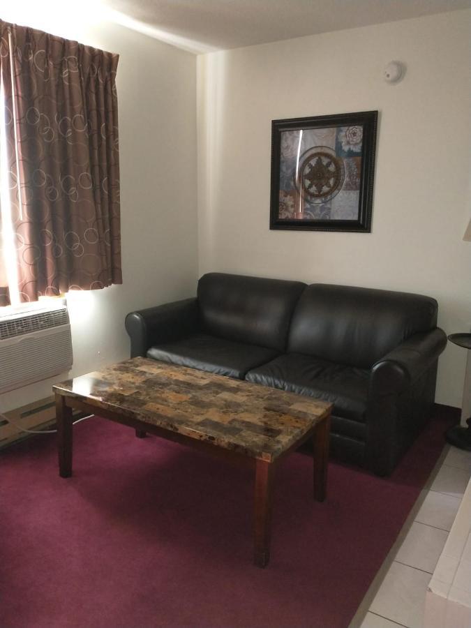Sauk River Inn & Suites, A Travelodge By Wyndham Sauk Centre Екстериор снимка