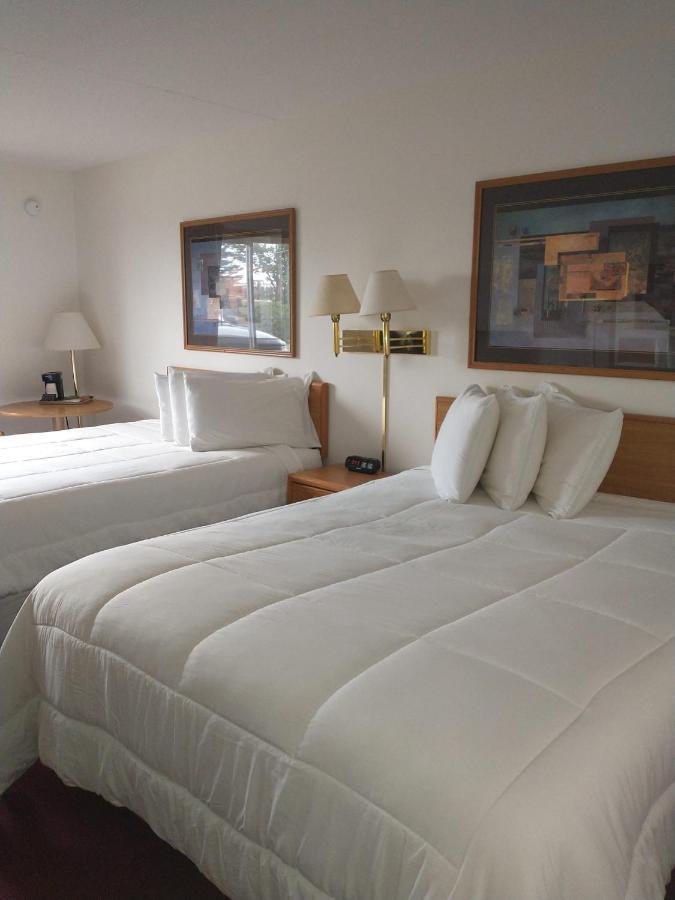 Sauk River Inn & Suites, A Travelodge By Wyndham Sauk Centre Екстериор снимка