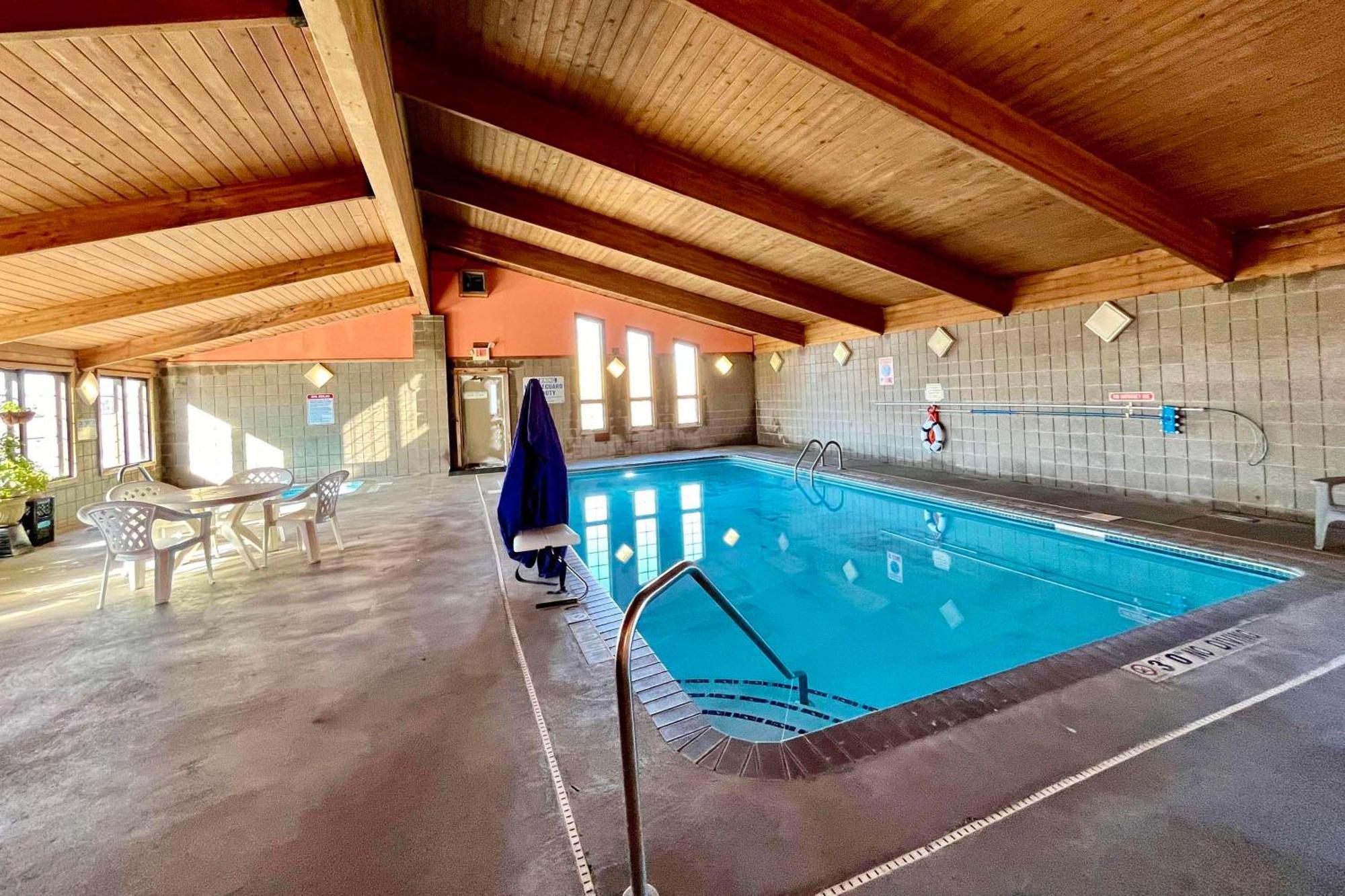 Sauk River Inn & Suites, A Travelodge By Wyndham Sauk Centre Екстериор снимка