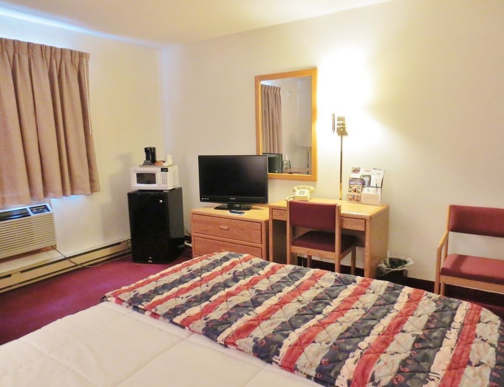 Sauk River Inn & Suites, A Travelodge By Wyndham Sauk Centre Екстериор снимка