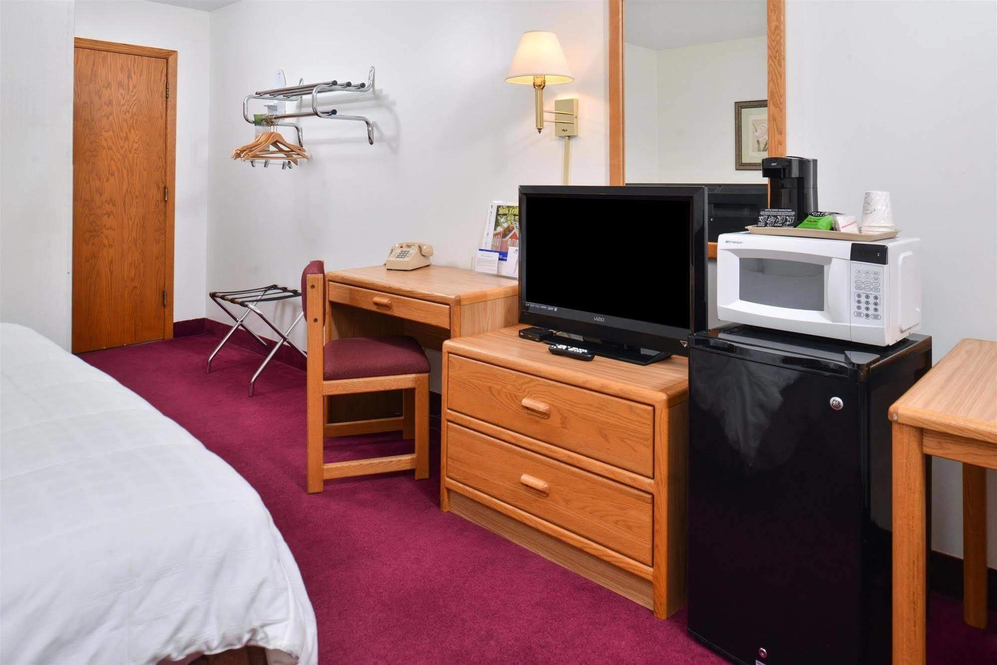 Sauk River Inn & Suites, A Travelodge By Wyndham Sauk Centre Екстериор снимка
