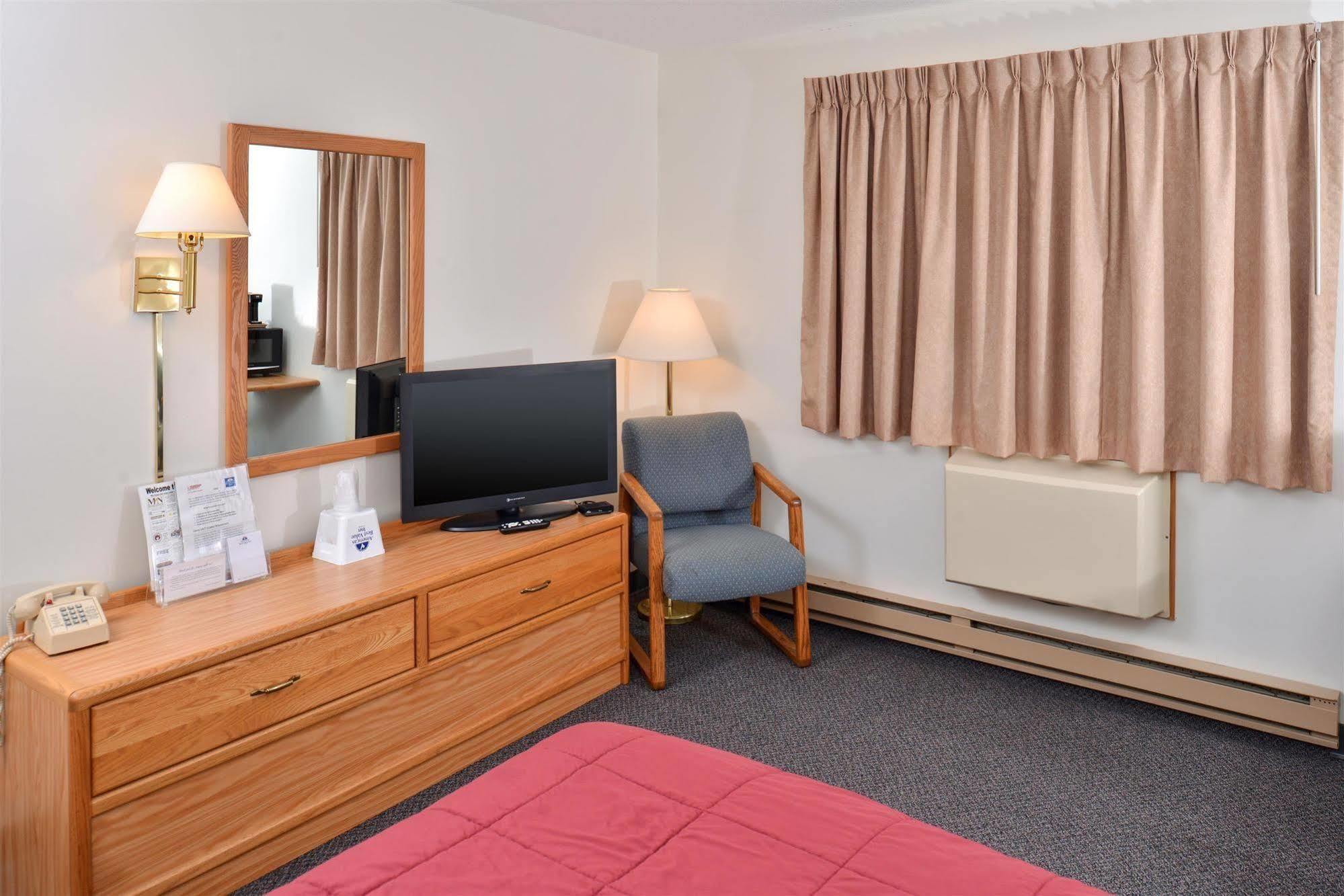 Sauk River Inn & Suites, A Travelodge By Wyndham Sauk Centre Екстериор снимка