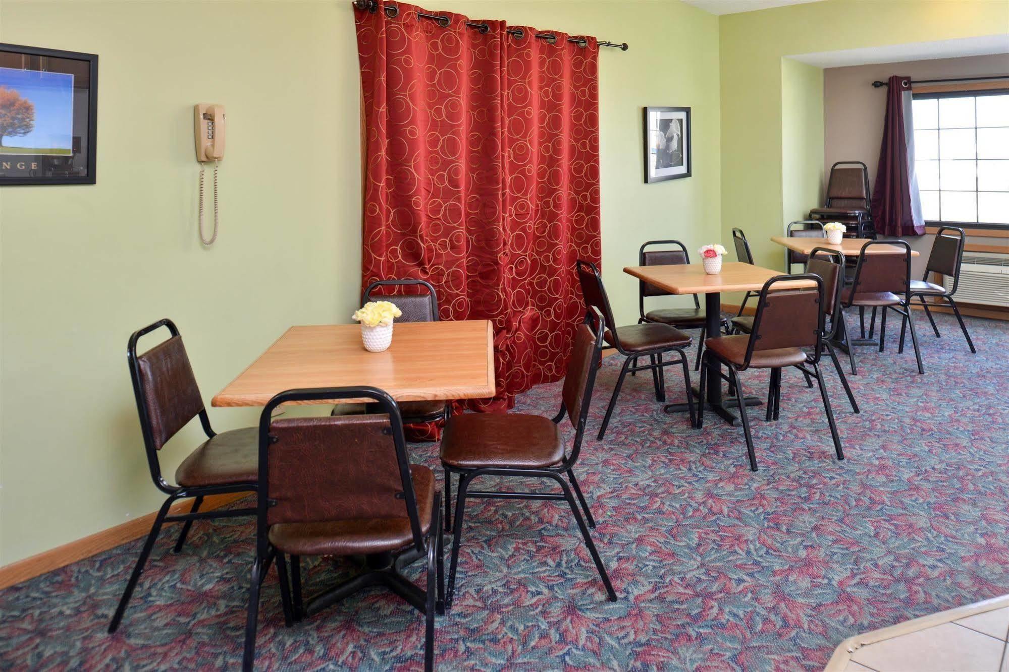 Sauk River Inn & Suites, A Travelodge By Wyndham Sauk Centre Екстериор снимка