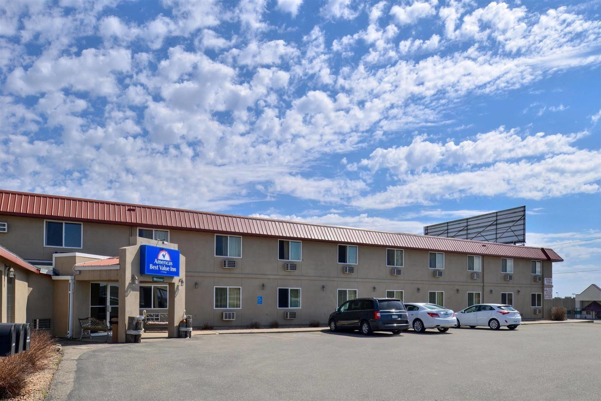 Sauk River Inn & Suites, A Travelodge By Wyndham Sauk Centre Екстериор снимка