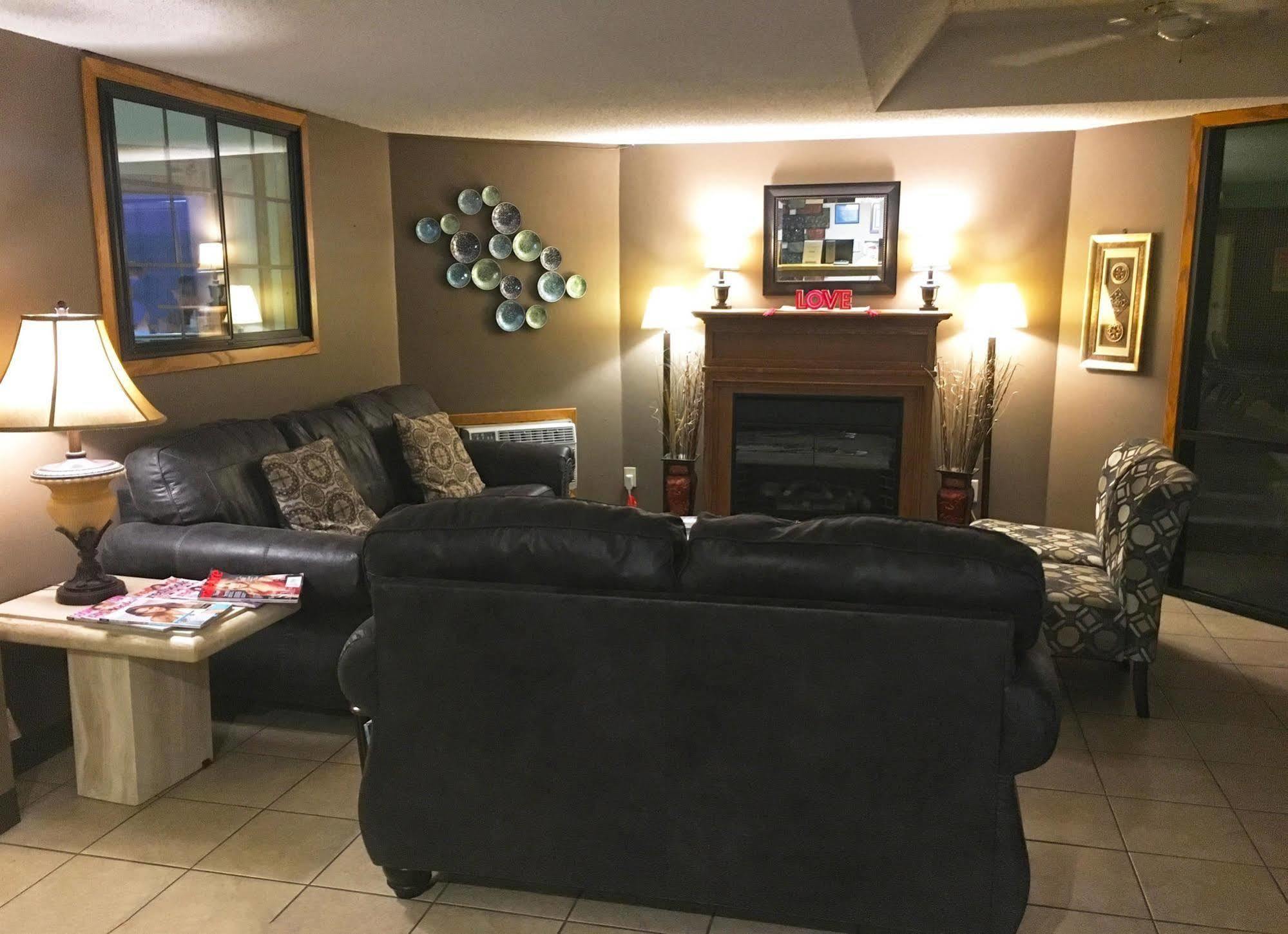 Sauk River Inn & Suites, A Travelodge By Wyndham Sauk Centre Екстериор снимка
