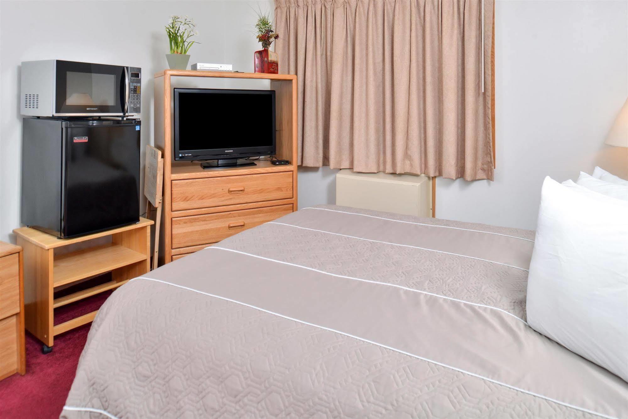 Sauk River Inn & Suites, A Travelodge By Wyndham Sauk Centre Екстериор снимка