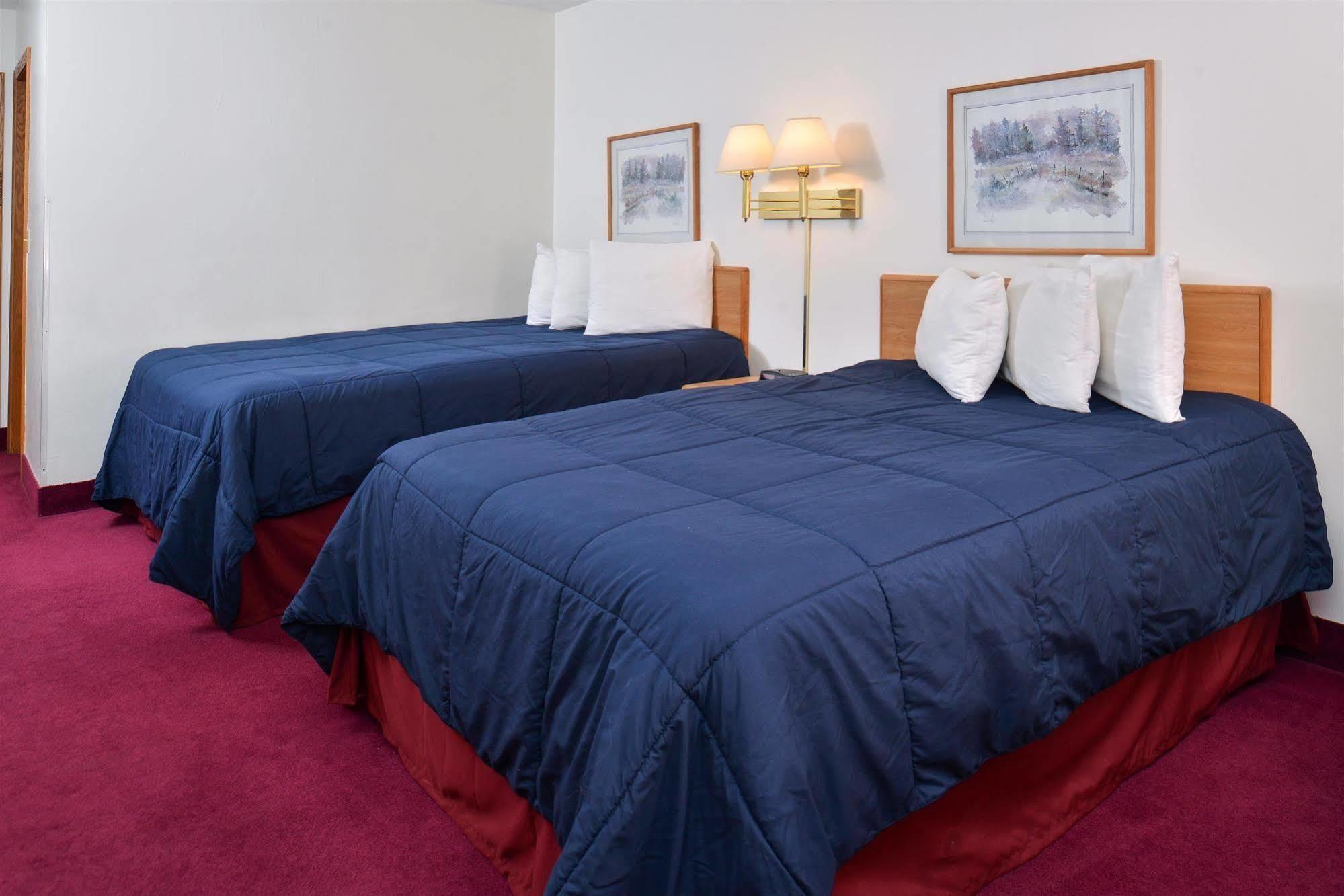 Sauk River Inn & Suites, A Travelodge By Wyndham Sauk Centre Екстериор снимка