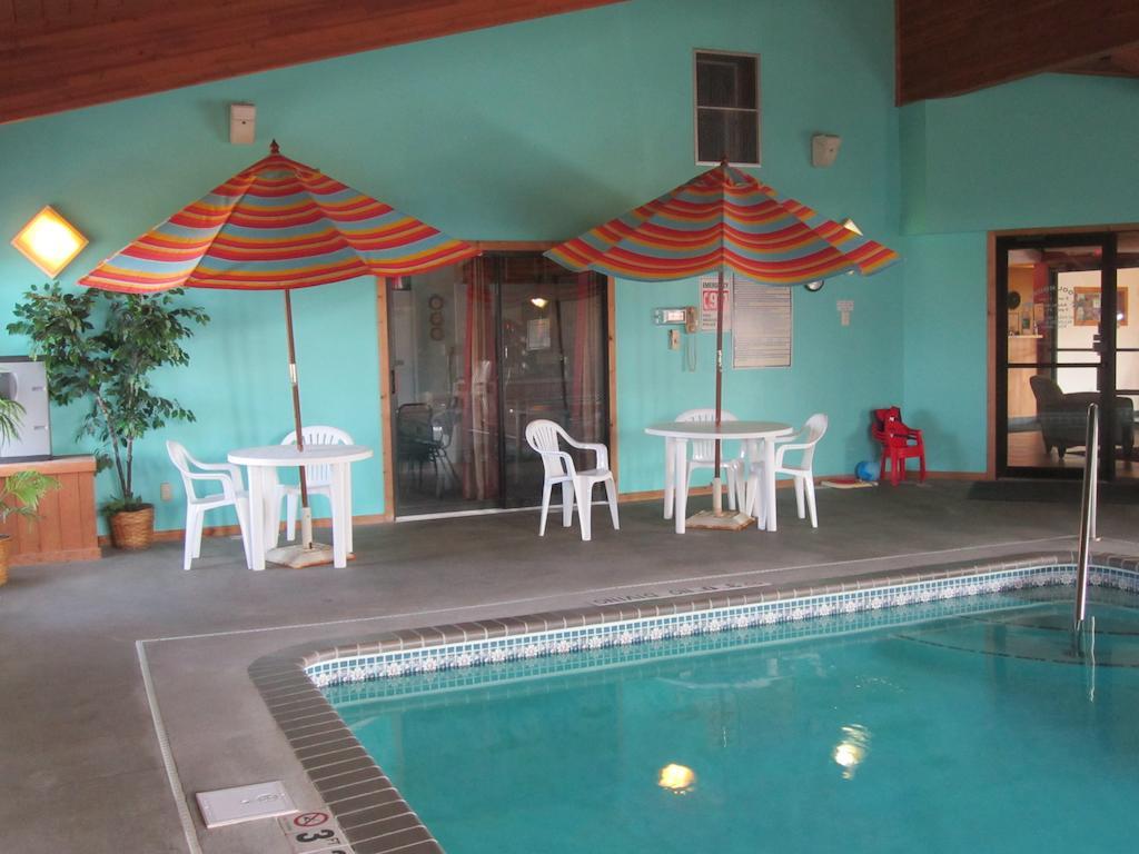 Sauk River Inn & Suites, A Travelodge By Wyndham Sauk Centre Екстериор снимка