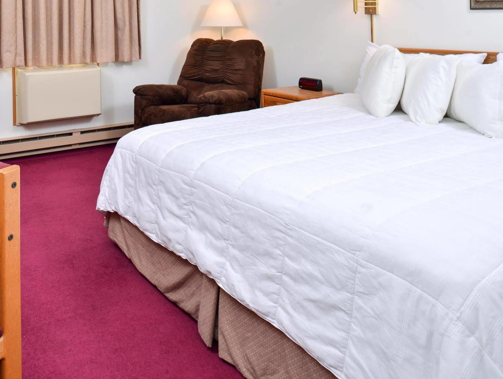 Sauk River Inn & Suites, A Travelodge By Wyndham Sauk Centre Екстериор снимка